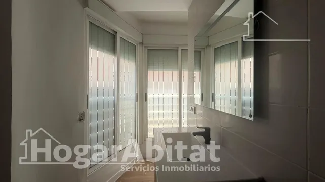 ¡OPORTUNIDAD! REFORMADO Y EXTERIOR CON ASCENSOR EN EL CENTRO — 23