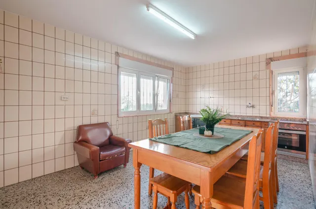 Casa con finca, seis dormitorios y amplio garaje a tres minutos del centro de noreña — 27