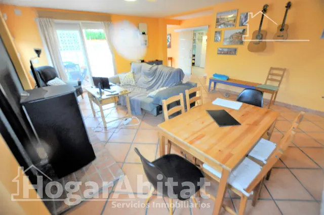 ¡Magnífico chalet! Amplio y lleno de luz, con piscina, terraza, garaje y parcela — 7