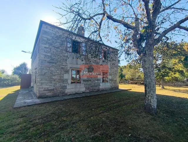 Casa de piedra gallega en venta en Begonte: espacio, encanto y tranquilidad — 44