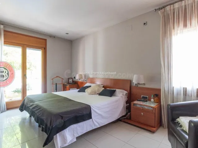 Chalet 5 habitaciones 430m² en venta - Carretera Igualada — 5