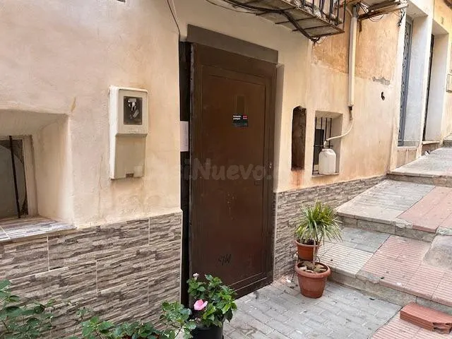 Casa con encanto en Calle Isaac Peral, Blanca: 3 hab, balcón y garaje