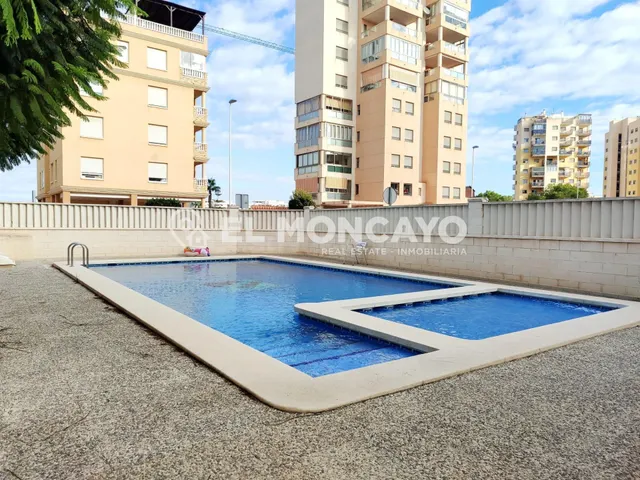 Fantástico apartamento con amplia terraza en Guardamar del Segura, Alicante, Costa Blanca — 3