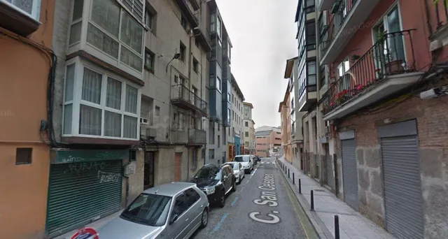 SE VENDE PISO OKUPADO en Calle San CELEDONIO Nº 12 Santander - foto 3