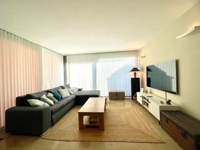 Ático Dúplex Exclusivo con 3 Terrazas, 2 Piscinas y Amplios Espacios — 15