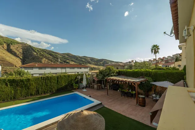 GRAN CHALET CON PISCINA Y JARDÍN A SOLO 10 MINUTOS DE GRANADA! — 38