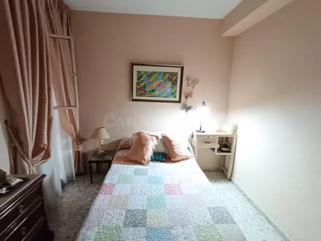 D. piso exterior, primera planta, junto a la ribera de Córdoba — 23