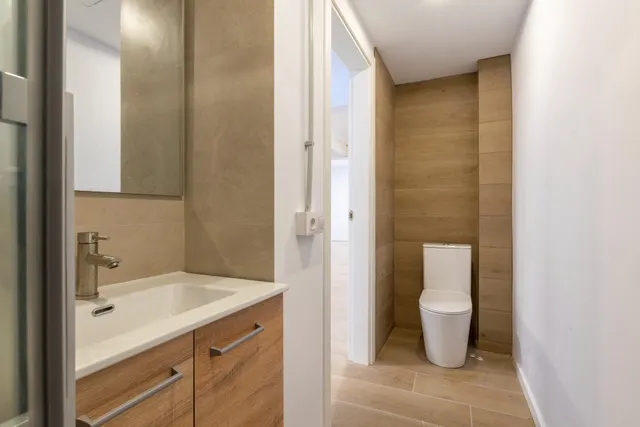 Local a estrenar de 112 m2 en Sitges. Abre tu negocio mañana — 9