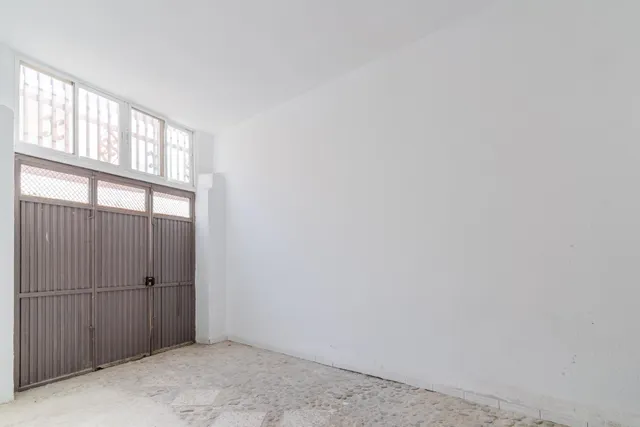 Espacio para toda la familia: 4 dormitorios y cochera — 33