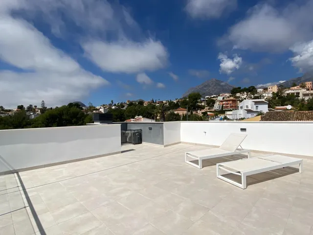 CHALET DE LUJO CON PISCINA, VISTAS AL MAR Y SOLÁRIUM PRIVADO — 27