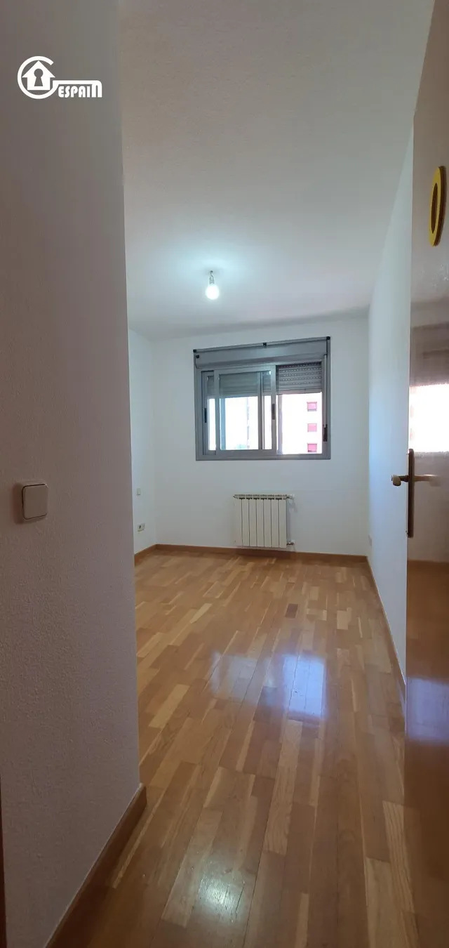 Gespain actividades inmobiliarias ofrece vivienda en venta en zona av. de los poblados — 41