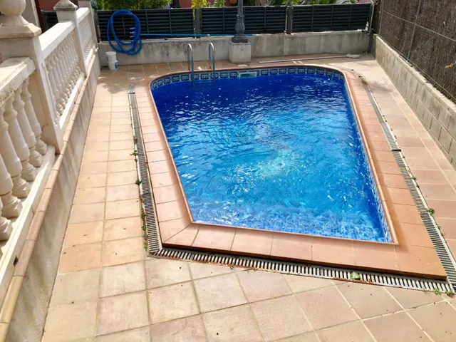 GRAN CASA EN VENTA EN URB. CAN CASAS — 18