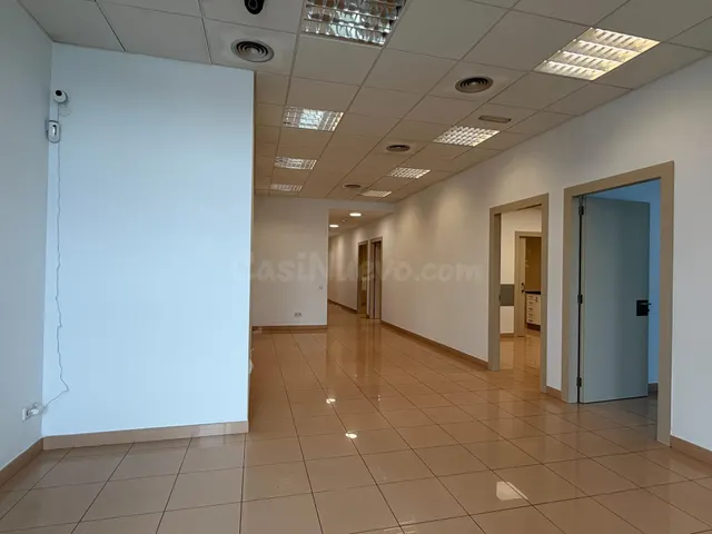 LOCAL EN ALQUILER EN WORK CENTER A GRELA - foto 4