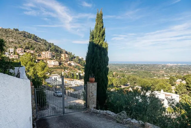 GRAN CHALET CON VISTAS AL MAR, PARCELA DE 1.218 m2 Y ENTORNO PRIVILEGIADO !! — 27