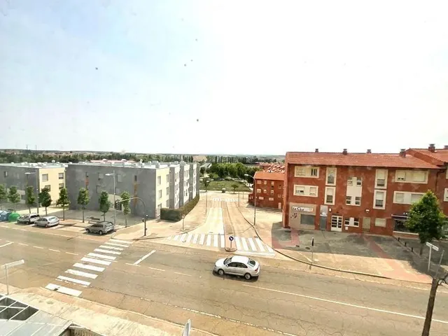 VIVIENDA ADOSADA EN ASTORGA — 18