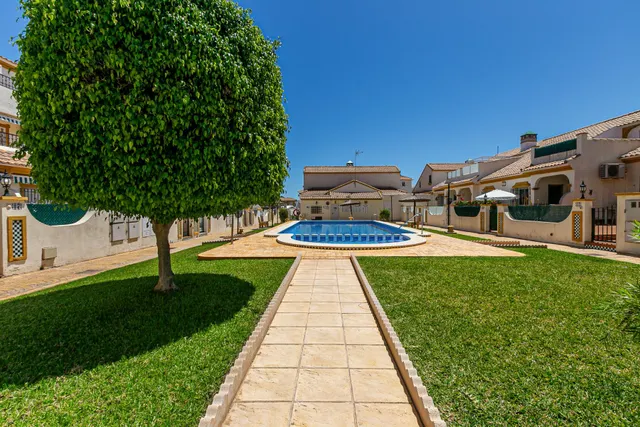 Casa 2 habitaciones 80m² en venta - La Zenia — 47