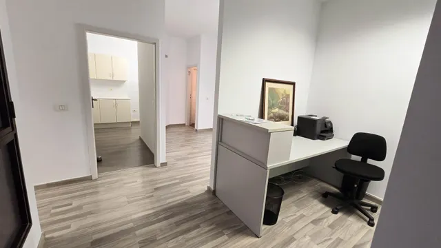 Oficina reformada y amueblada de 128 m2 en el Edificio Peceño, en pleno centro de Santa Cruz de Tenerife — 12