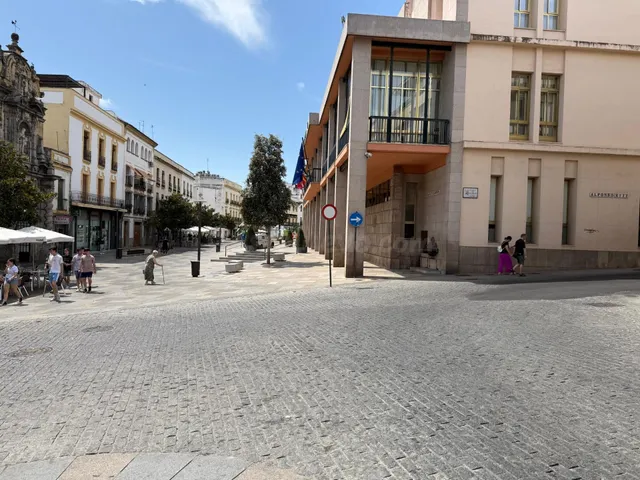 OPORTUNIDAD DE LOCAL, EN PLENO CENTRO DE CÓRDOBA, TAMBIÉN AL - foto 2