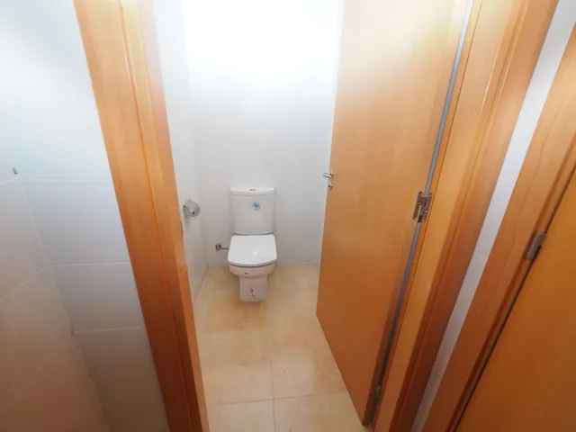 SE VENDE LOCAL COMERCIAL EN MANRESA, ZONA PASSEIG PERE III — 10
