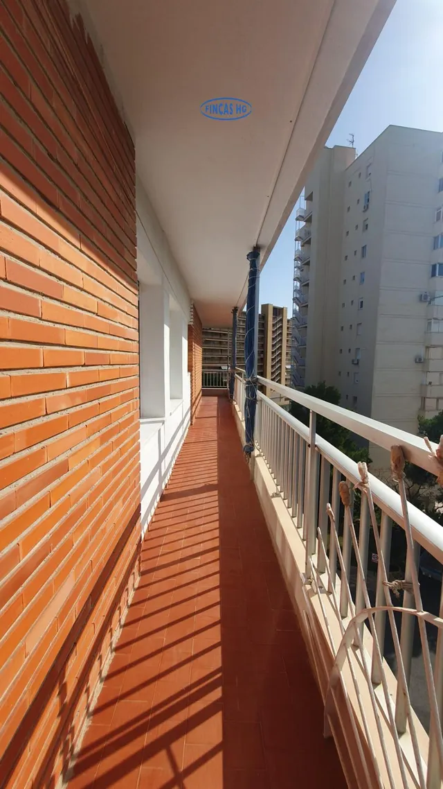 Amplio piso con tres dormitorios en playa de san juan — 9