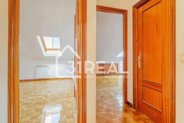 Ático duplex con terraza en Valdeacederas — 19
