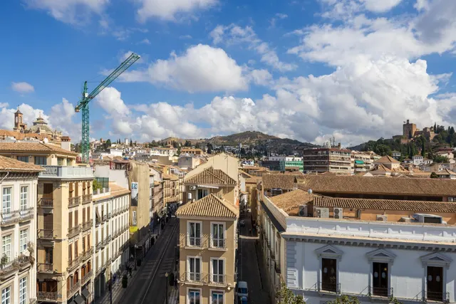 GRAN PISO EN PLAZA DEL CARMEN FRENTE AL AYUNTAMIENTO. — 47