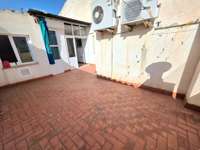 Amplia Vivienda en Alquiler con Terraza en Castellón. — 10