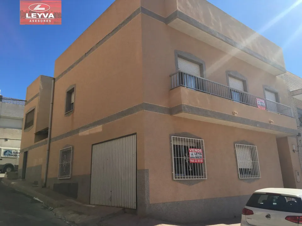 200m de casa a 1 minuto del Puerto Deportivo