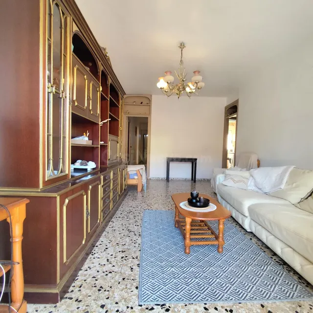 AMPLIO PISO DE 3 DORMITORIOS — 2