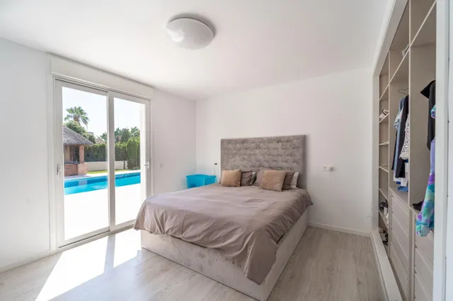 LUMINOSO CHALET EN ESTEPONA — 18