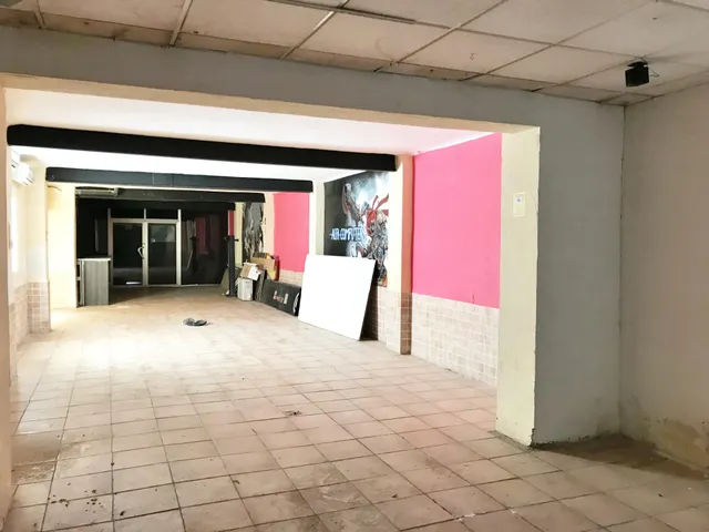 SE VENDEN DOS LOCALES  EN CALLE  CONCEPCION ARENA — 3