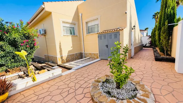 Villa 4 habitaciones 219m² en venta - Doña Pepa — 31