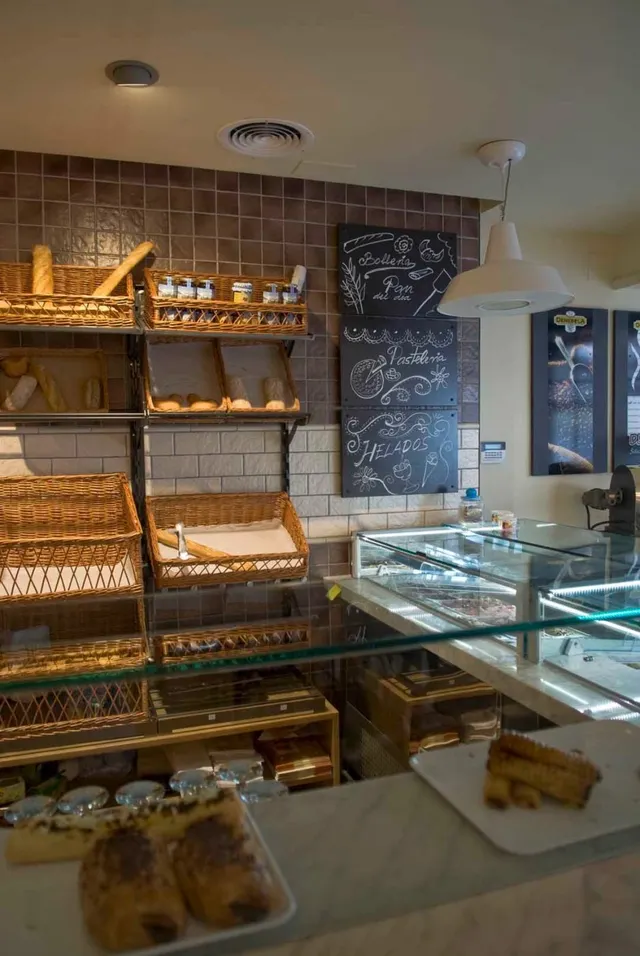 NEGOCIO CAFETERÍA EN LANJARÓN — 14