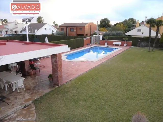 MAGNÍFICO CHALET EN EL VENDRELL - EN BONAVISTA!!