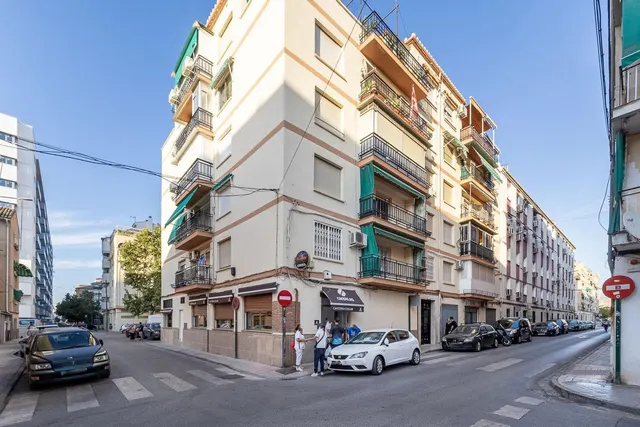 Piso Reformado en Zaidín — 23