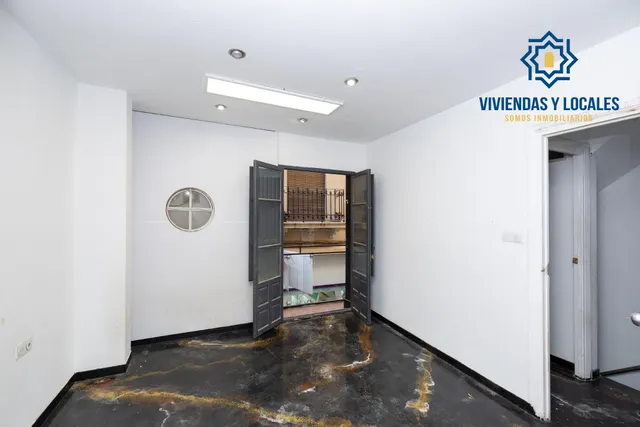 ATENCIÓN INVERSORES. Edificio comercial en pleno centro de Granada, entre Puentezuelas y Alhóndiga — 15