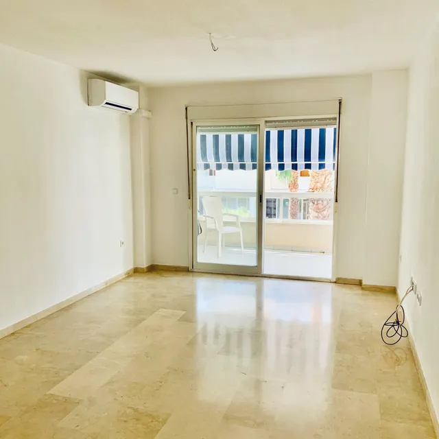 Amplio Apartamento en Albir con Terraza y Piscina a Pocos Pasos del Mar — 7