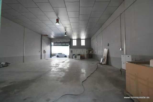 Venta de nave industrial en Polígono Puente Alto, con 240 m2 - foto 3