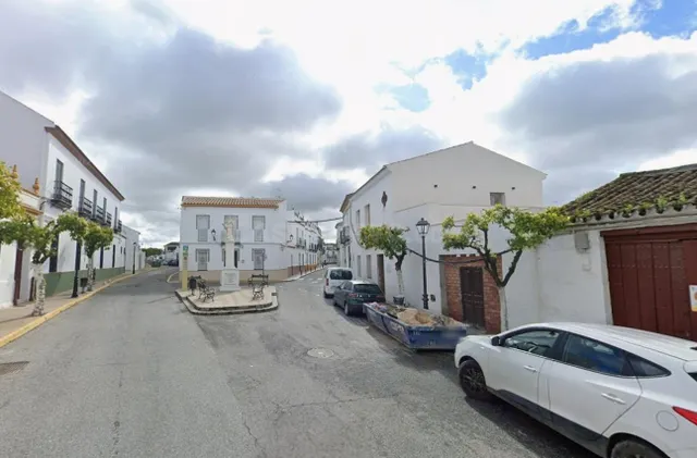 Adosado en venta en Umbrete (Sevilla). Sin posesión (No visi