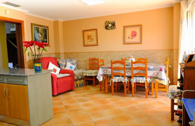 Finca de 9.480 m2. con Chalet de 495 m2. construidos en parcela de 1.000 m2. dentro de la finca. — 49