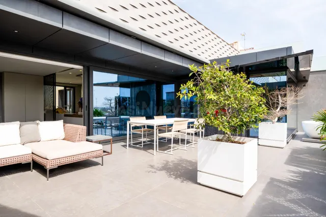 ÁTICO EXCLUSIVO EN VENTA EN CALLE COLÓN, VALENCIA