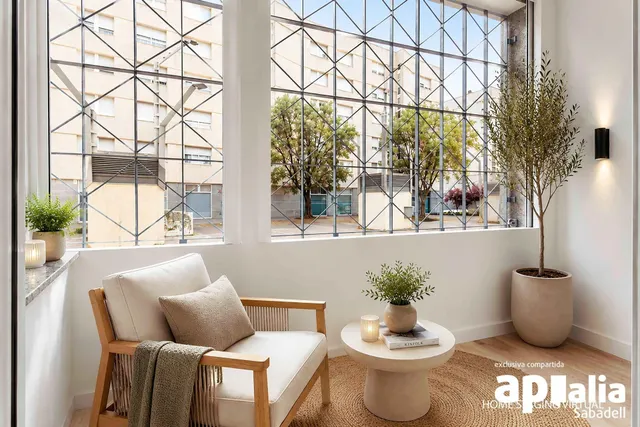Eix Macià: planta baja a estrenar con entrada privada y techos de 4m. — 5