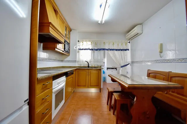 ZONA CENTRO-  Piso de 3 dormitorios y terraza. Ascensor. — 15