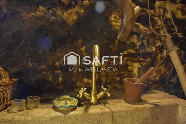 FABULOSA CASA DE PIEDRA TOTALMENTE REFORMADA — 43