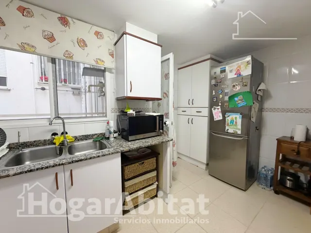 MUY AMPLIO CON GARAJE Y TRASTERO CERCA DEL METRO — 13