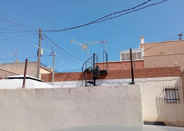 SE VENDE casa OKUPA en C Palmeral El 2 de Almería - foto 3