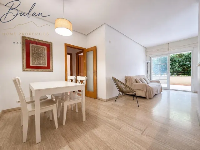 Planta baja con dos terrazas, piscinas, parking y trastero e