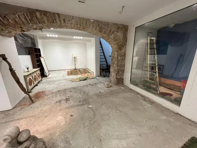 LOCAL EN ZONA PEATONAL — 4
