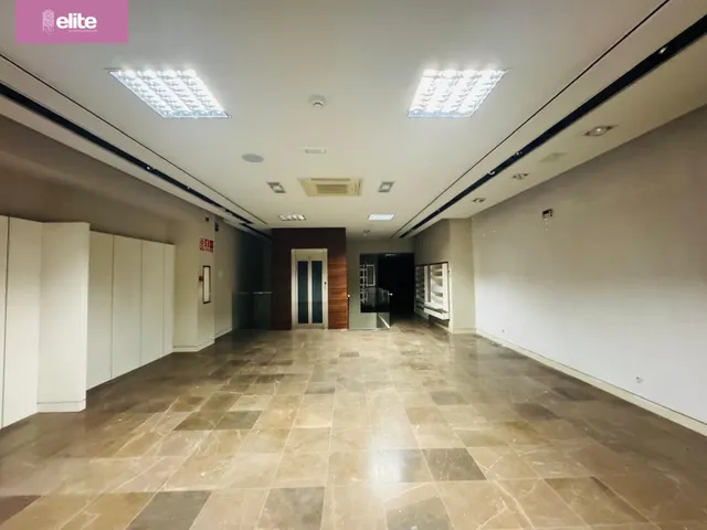 MAGNIFICO LOCAL COMERCIAL EN PLENO CENTRO DE JEREZ — 15