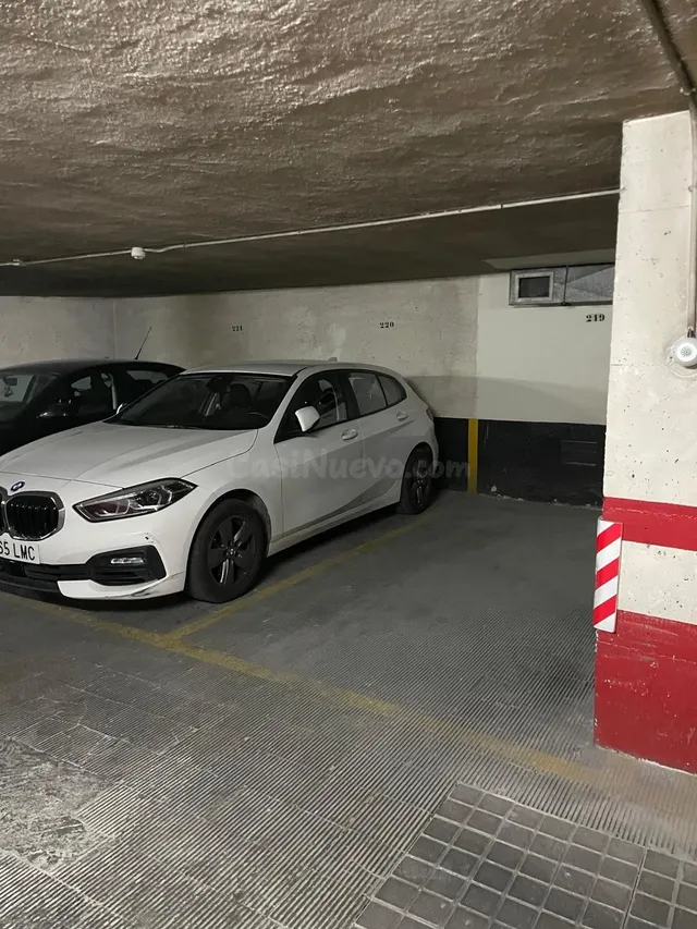 Plaza de garaje para coche pequeño - foto 3